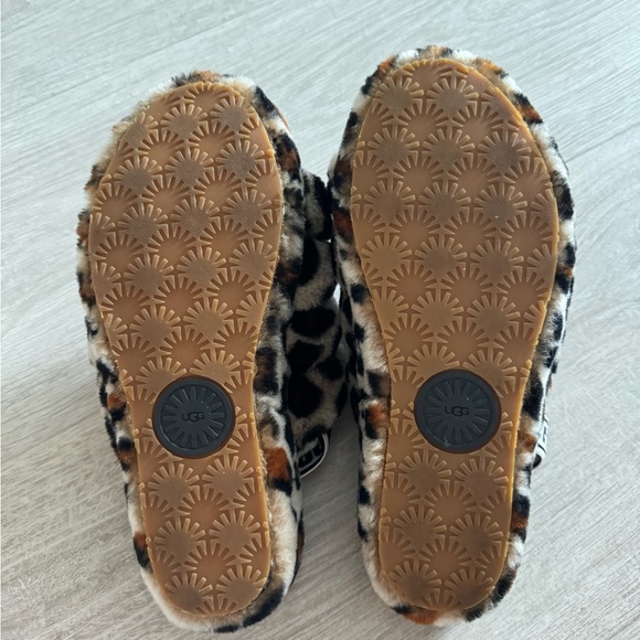 Cheetah Print Ugg Slippers - Picture 3 of 4